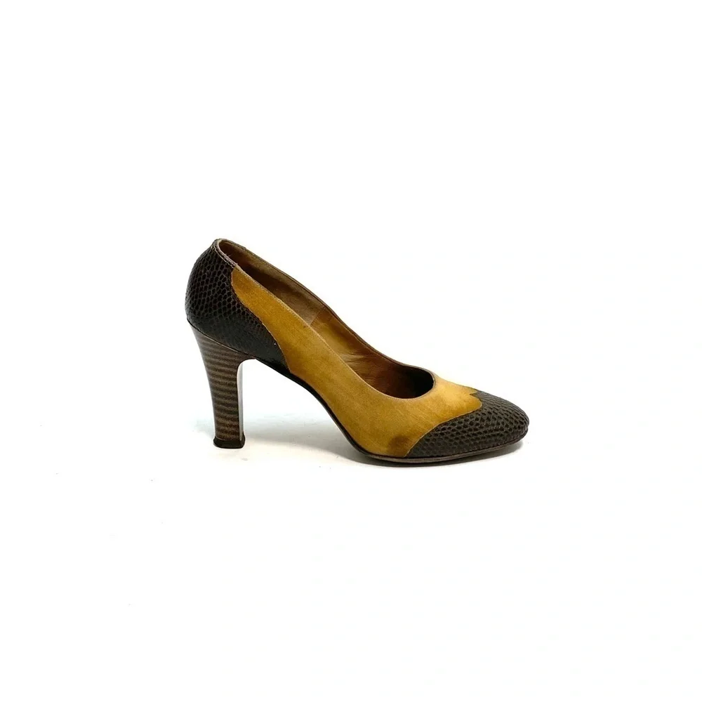 Vintage 1960s tan suede embossed leather slip on pumps